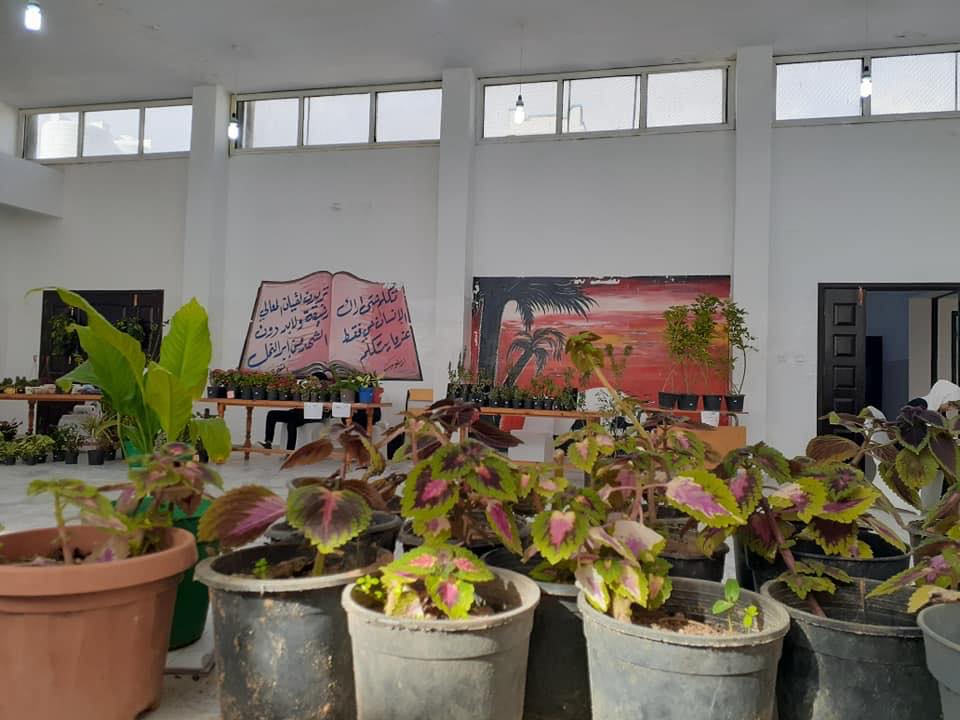 طالبات المرحلة الثانوية يشاركن في معرض للنباتات بطبرق