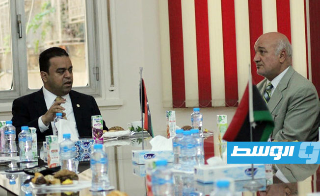 اجتماع وزير العمل مع المسؤولين بالسفارة الليبية في القاهرة. (الإنترنت)