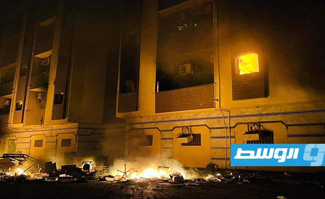 Protestors storm and set fire to parliament headquarters in Tobruk