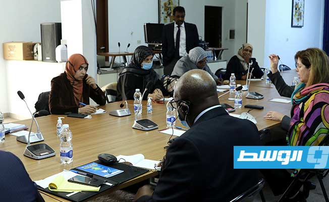 جانب من جلسة تشاورية عقدتها ستيفاني وليامز مع الكتلة النسائية في ملتقى الحوار السياسي الليبي (صفحة وليامز على تويتر)