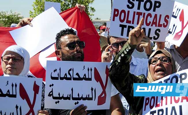 منظمة حقوقية تتهم الرئيس التونسي «بالتعذيب الأخلاقي» لمعارضيه