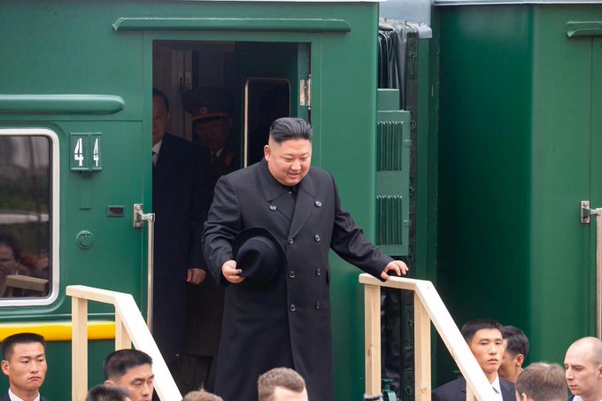 زعيم كوريا الشمالية يصل روسيا بقطار مصفح لعقد قمة مع بوتين