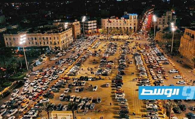 موقف سيارات.. في ميدان الشهداء (صور)