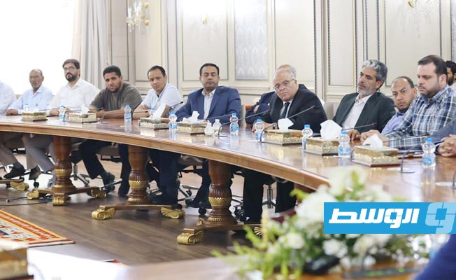 اجتماع الدبيبة مع عمداء البلديات بديوان مجلس الوزراء في طرابلس، الثلاثاء 17 مايو 2022. (حكومتنا)