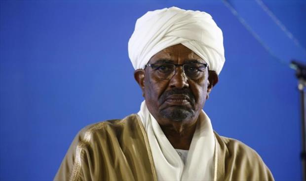 الرئيس السوداني يعين عسكريًا رئيسًا للوزراء
