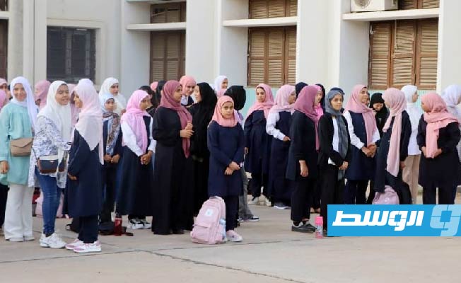 طلاب ليبيون في طابور الصباح بأحد المدارس، 3 سبتمبر 2023. (مديرية أمن طرابلس)