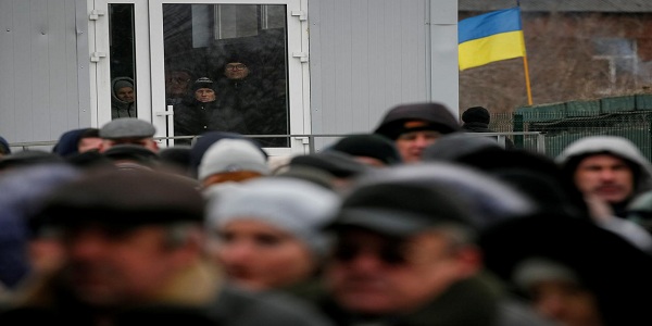 الاتحاد الأوروبي ينتقد روسيا لتسهيلها منح جوازات سفر لسكان شرق أوكرانيا