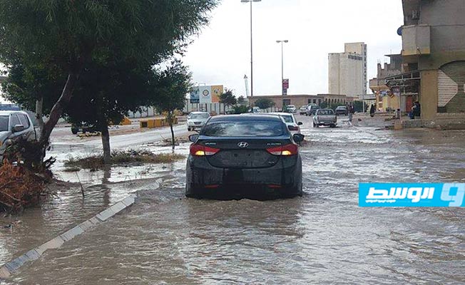 أمطار غزيرة في طبرق تتسبب في إغلاق أغلب الشوارع الرئيسية بالمدينة