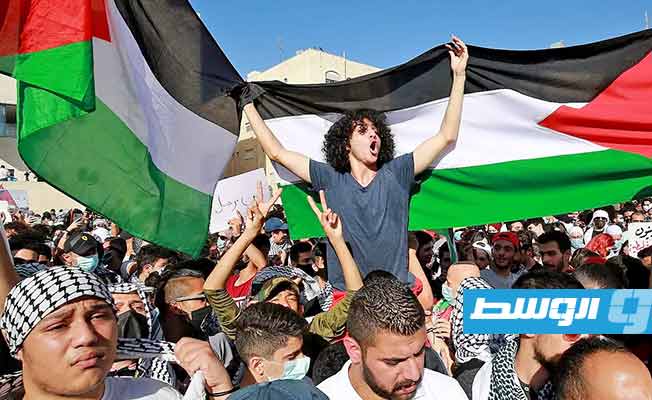 «فرانس برس»: عشرات المتظاهرين يحاولون اقتحام السفارة الإسرائيلية في عمان