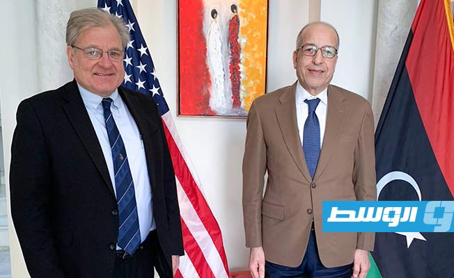 السفير الأميركي يشيد بالإعلان عن بدء عملية إعادة توحيد مصرف ليبيا المركزي