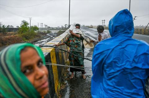بالتزامن مع كارثة كورونا.. ارتفاع ضحايا إعصار تاوكتاي إلى 33 شخصا في الهند