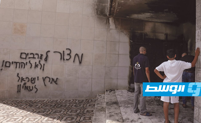 إسرائيليون يحرقون مسجدا في الضفة الغربية المحتلة