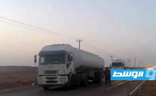 استئناف نقل شحنات الوقود من مستودع مصراتة النفطي إلى بلديات الجنوب