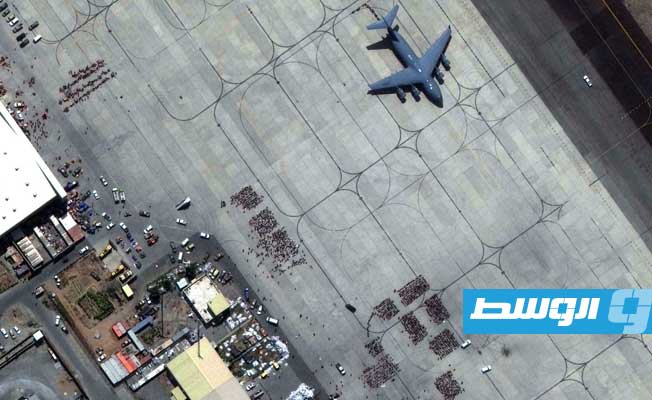 أول طائرة إجلاء مدنية من كابل منذ الانسحاب الأميركي تحط في الدوحة