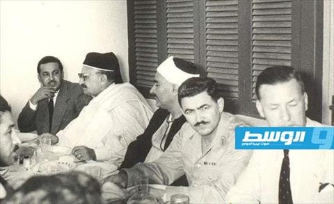 مع قائد الجيش وناظر العدل وعميد بلدية بنغازي ورئيس المجلس التنفيذي ووالي برقة