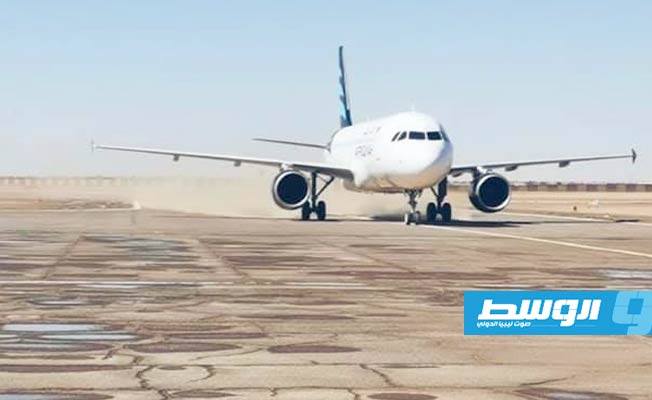 مطار سبها يستقبل أول رحلة من «معيتيقة» بعد توقف 6 سنوات