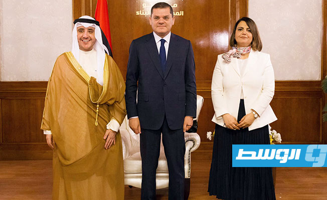 الدبيبة والمنقوش مع وزير خارجية الكويت الشيخ أحمد الصباح، 4 مايو 2021. (المجلس الرئاسي)