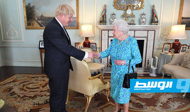 جونسون يلتقي الملكة إليزابيث وينصب رئيسًا لحكومة بريطانيا رسميّا
