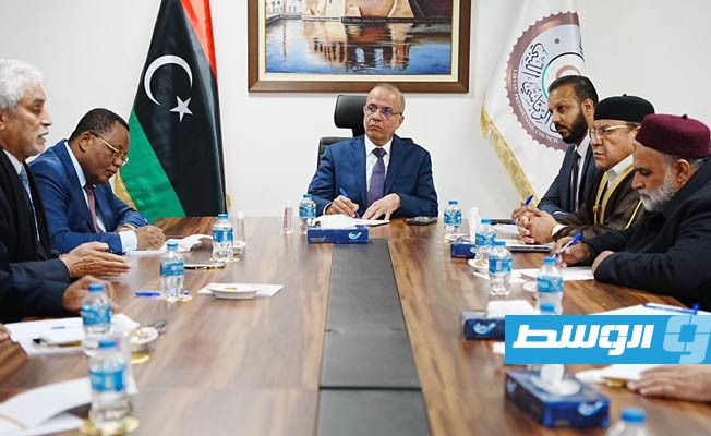 اجتماع اللجنة الاستشارية لمشروع المصالحة الوطنية، برئاسة اللافي بحضور وزير خارجية الكونغو برازافيل ووفد الاتحاد الأفريقي، الأحد 18 ديسمبر 2022. (المجلس الرئاسي)