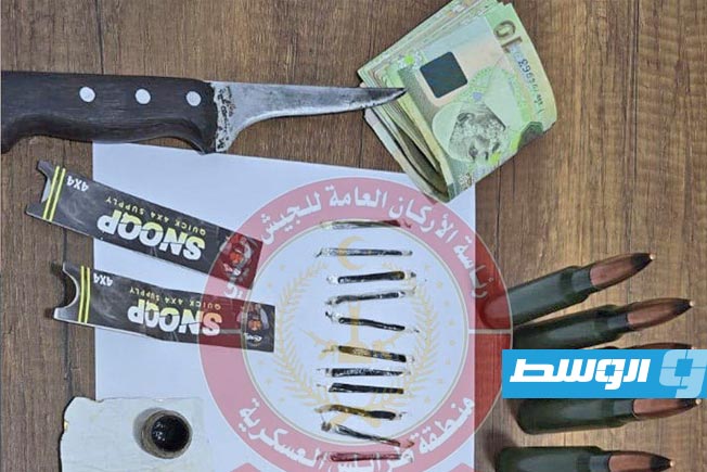 مضبوطات بحوزة متهمين بالإتجار في المخدرات ضبطها «اللواء 444 قتال» التابع لحكومة «الوحدة الوطنية الموقتة»، الإثنين 5 يناير 2025 (صفحة اللواء على فيسبوك)