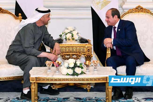 الرئيس المصري عبد الفتاح السيسي يجتمع مع الرئيس الإماراتي محمد بن زايد آل نهيان فور وصوله مطار العلمين (شمالي البلاد)، الإثنين 25 أغسطس 2025 (الرئاسة المصرية)