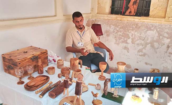 معرض تشكيلي في قلعة السرايا الحمراء في مدينة طرابلس (فيسبوك)