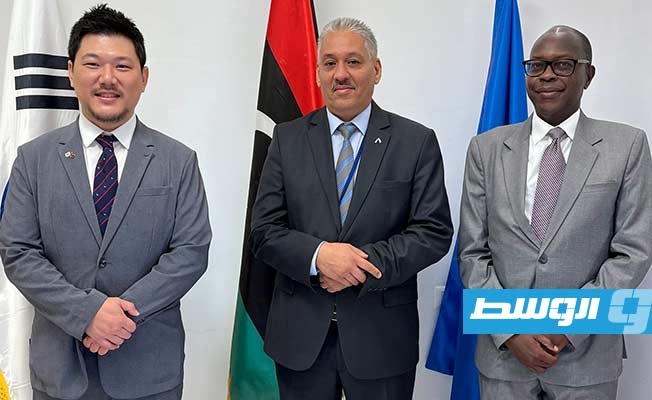 جانب من اجتماع ممثلين عن برنامج الأمم المتحدة الإنمائي مع المركز الكوري الليبي (صفحة البرنامج على فيسبوك)