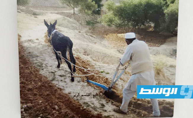 جانب من المعرض الذي أقيم بدار الفقيه حسن للثقافة والفنون. (بوابة الوسط)