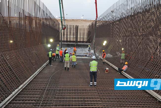 عمال يواصلون مهامهم في مشروع محطة كهرباء غرب طرابلس البخارية، السبت 9 أغسطس 2025. (الشركة العامة للكهرباء)