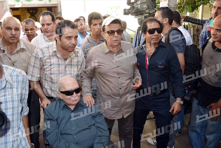 بالصور: الفنانون يودعون حسن مصطفى