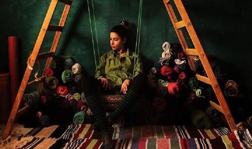 فنانة فلسطينية تصور تجربتها خلال 100 يوم من العزلة