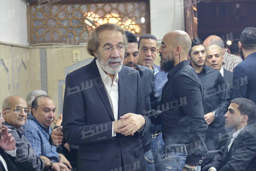 بالصور: نجوم الفن والرياضة والإعلام في عزاء سامي العدل
