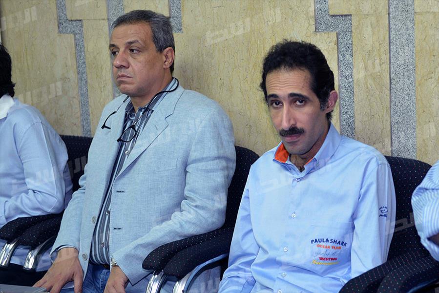 بالصور: نجوم الفن والرياضة والإعلام في عزاء سامي العدل