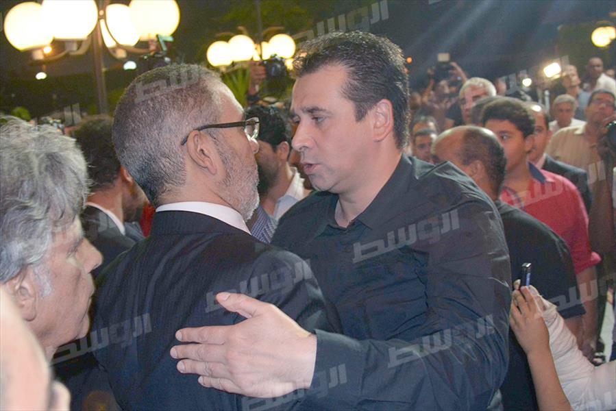 بالصور: نجوم الفن والرياضة والإعلام في عزاء سامي العدل