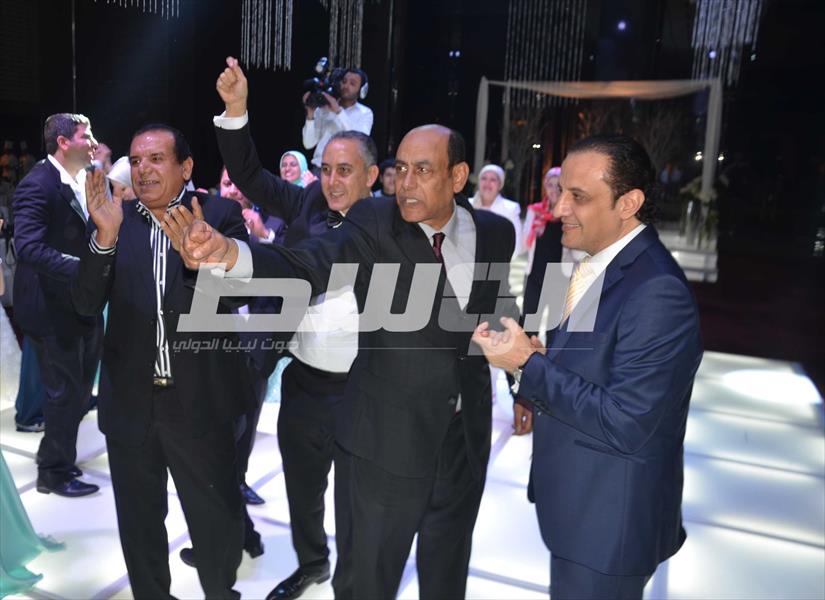 بالصور: نجوم الفن يشاركون أحمد بدير الاحتفال بزفاف ابنة شقيقته