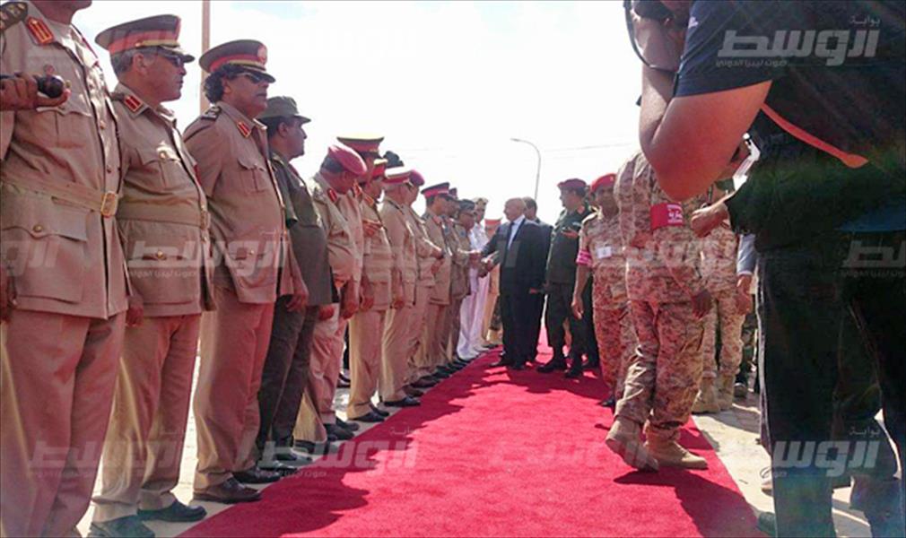 بالصور: عقيلة والناظوري يشهدان عرضًا عسكريًا في الكلية العسكرية بطبرق