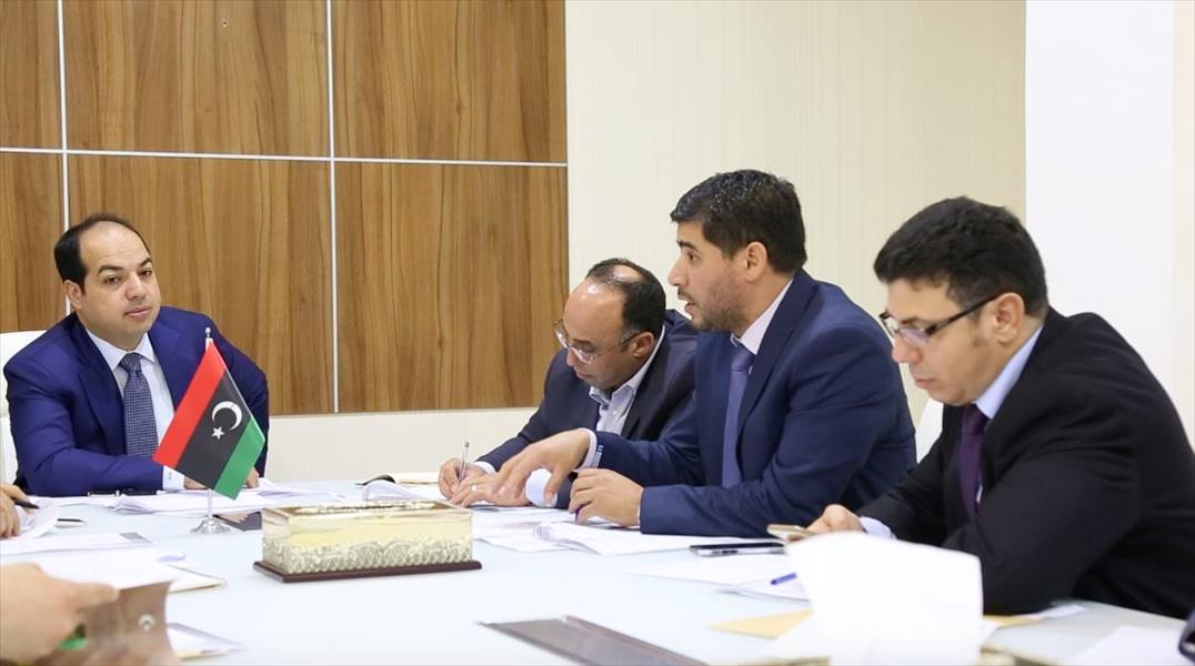 اجتماع موسع لمتابعة الموقف التنفيذي لإعداد الضوابط المنظمة لفتح الاعتمادات للأغراض التجارية
