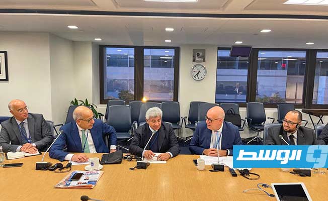 الكبير خلال مباحثات مع محافظ البنك المركزي التونسي ومدير عام صندوق النقد العربي والمدير العام لبنك التصدير والاستيراد الأفريقي، 15 أكتوبر 2022. (المصرف المركزي)