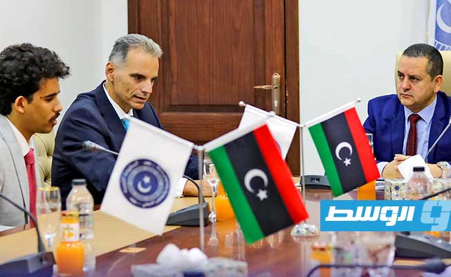 لقاء عبدالهادي الحويج مع القنصل اليوناني في بنغازي ستافروس فينيزيلوس، الخميس 7 سبتمبر 2023. (وزارة الخارجية بالحكومة المكلفة من مجلس النواب)