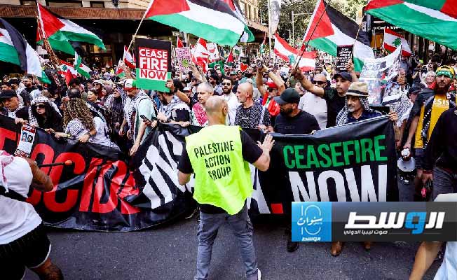 مظاهرة في إحدى العواصم الأوروبية في الذكرى الأولى لحرب الإبادة الإسرائيلية. (وفا)