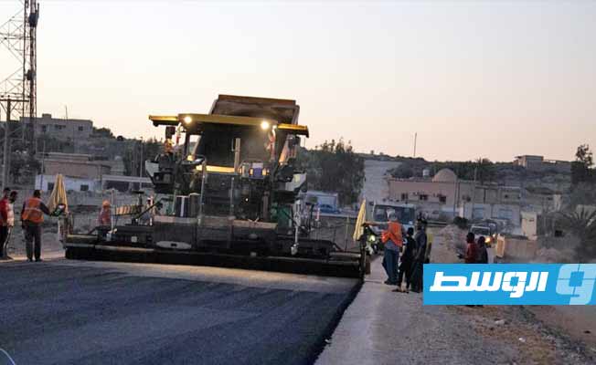 من المرحلة الأولى من مشروع طريق مرادة العقيلة، وربطه بالطريق الساحلي عند منطقة العقيلة. (حكومتنا)