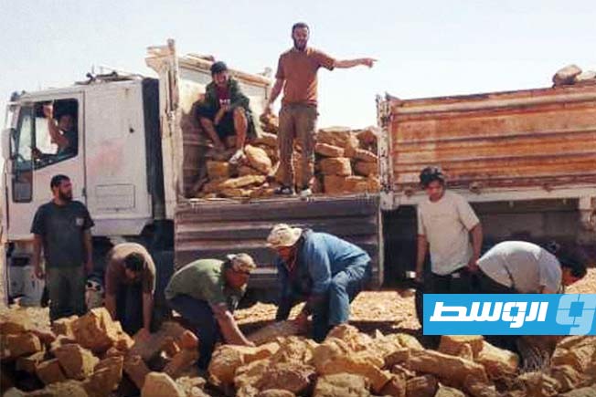 جانب من أعمال صيانة وترميم مسجد أبي نصر التلموشائي بجبل نفوسة. (جهاز إدارة المدن التاريخية)