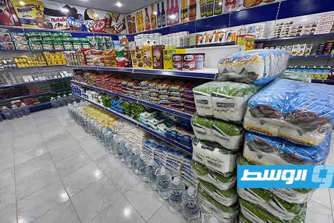 من داخل «سوبرماركت» في أجدابيا. (بوابة الوسط)
