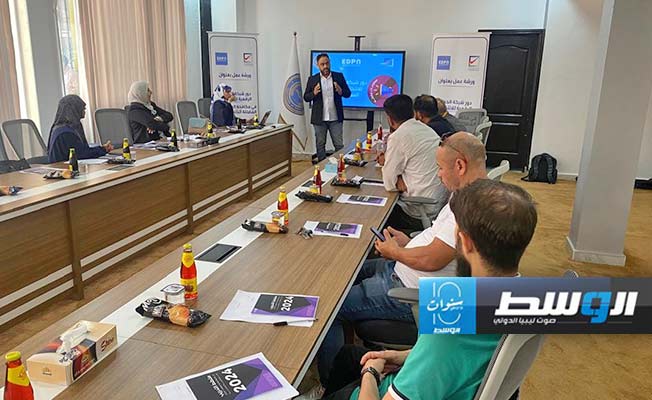 جانب من لقاء مسؤولين في حكومة حماد ومسؤولي الشركة الصينية، السبت 10 أغسطس2024 (حكومة حماد)