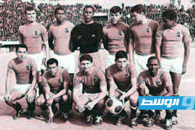 «البسكي» الثالث جلوسًا مع المنتخب الليبي لكرة القدم. (خاص - الوسط)