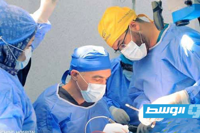 إجراء زراعة قوقعة لطفل في مستشفى بن سينا في سرت (الإنترنت)