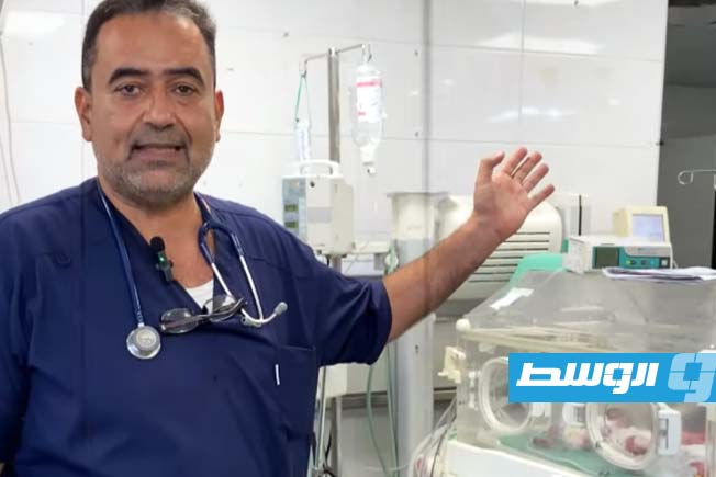 مدير مستشفى «التحرير للأطفال» في مجمع ناصر الطبي أحمد الفرا. (لقطة مثبتة من مقطع مصور)