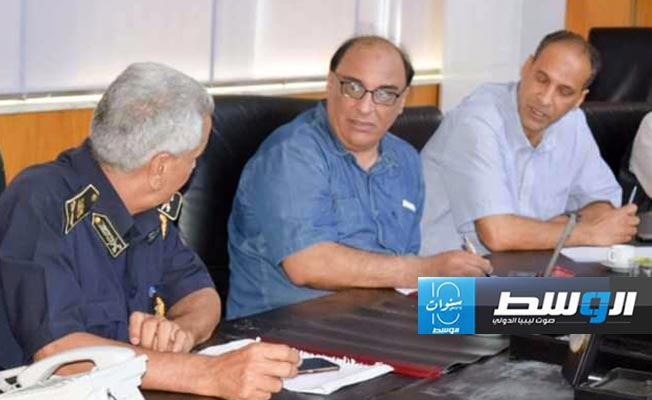 جانب من اجتماع في بلدية سرت لمتابعة عمل المخابز والاشتراطات القانونية والصحية، الإثنين 26 أغسطس 2024 (بوابة الوسط)