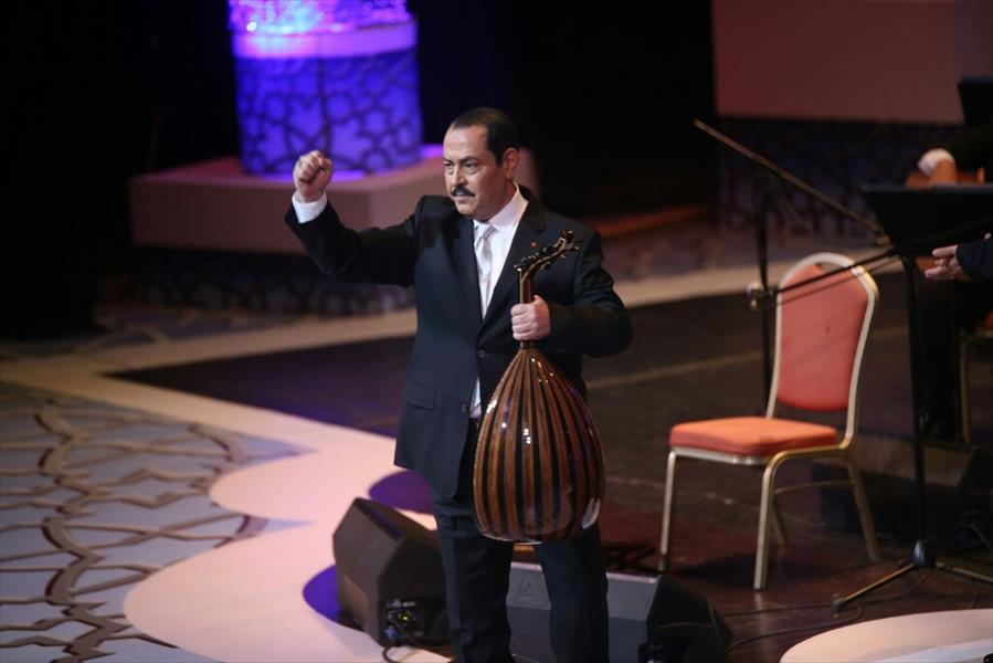 بالصور: لطفي بوشناق يتألق في مهرجان الموسيقى العربية