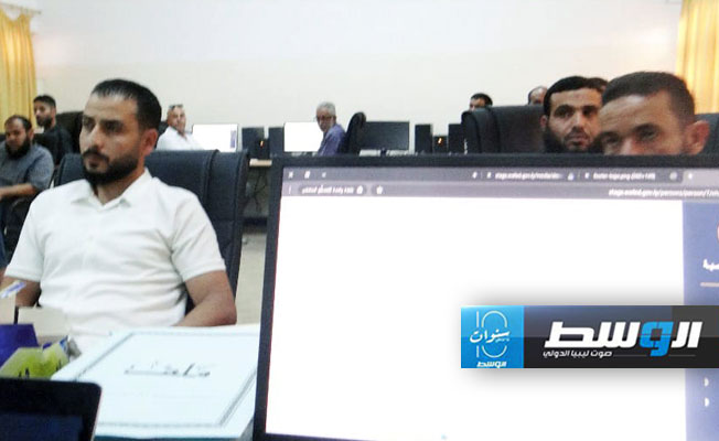 تدريب مكاتب العمل على منصة «وافد» لتنظيم العمالة الأجنبية. (وزارة العمل والتأهيل)